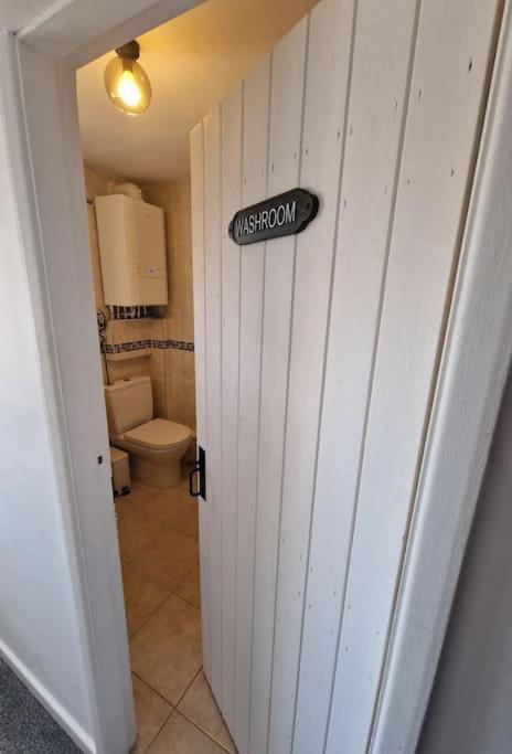 Black Cat Cottage - Central Pickering Grade 2 Listed Cottage Extérieur photo