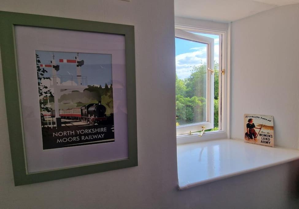 Black Cat Cottage - Central Pickering Grade 2 Listed Cottage Extérieur photo