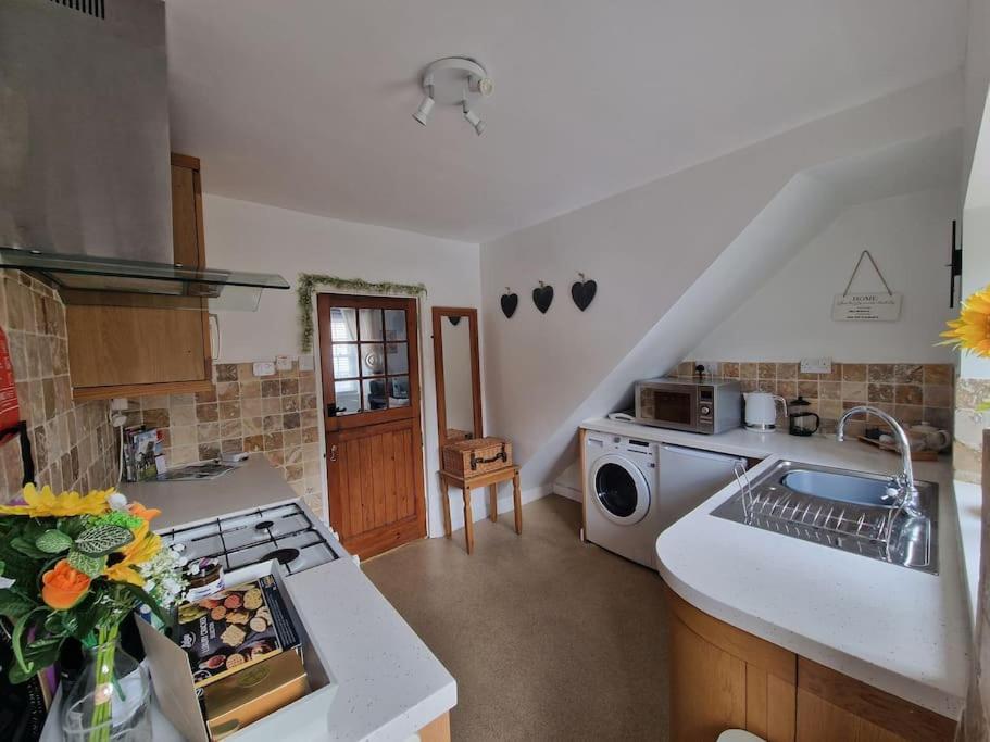 Black Cat Cottage - Central Pickering Grade 2 Listed Cottage Extérieur photo